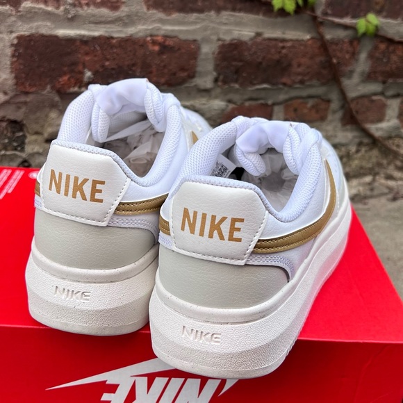 Nike Court Vision Alta White Metallic Gold Leather Platform Shoe Womens 10 NEW - Picture 8 of 12